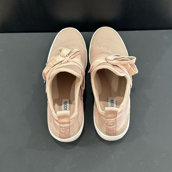 Steve Madden Sneakers (Peach) - Picture 3 of 7